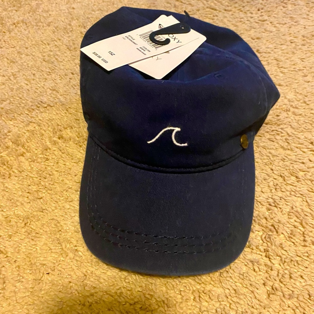 Brand new Roxy hat